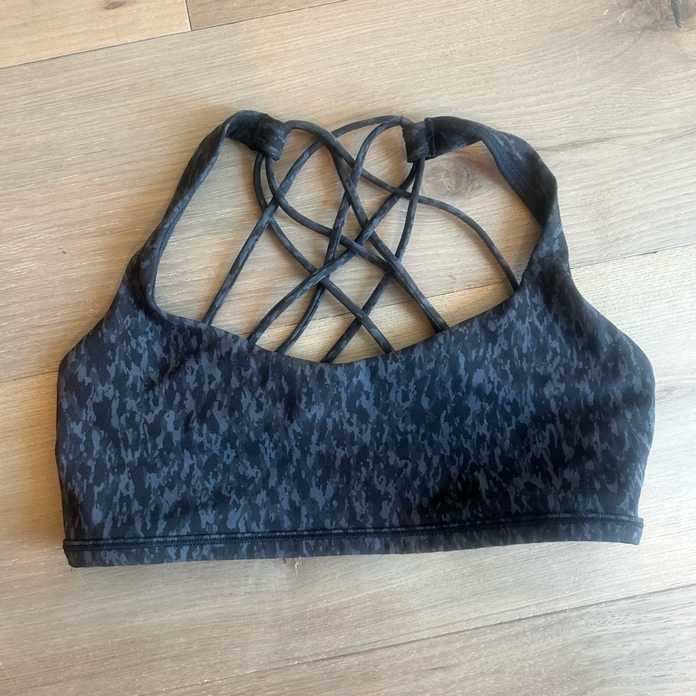 Lululemon Free to be wild sports bra